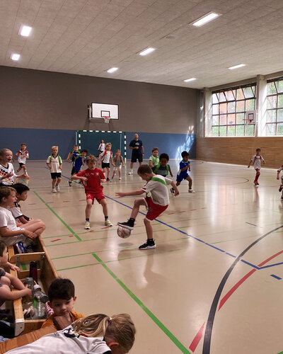  Noch 2 Tage bis zum großen WM-Finale.

Auch wenn Deutschland bei der Fußball-Weltmeisterschaft nicht mehr dabei ist –...