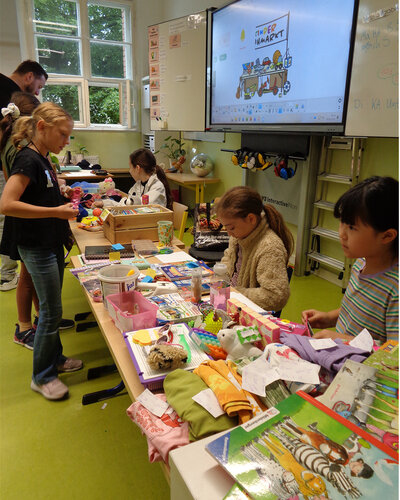  Lernen fürs Leben

Beim schulinternen Flohmarkt der Elisabeth-Abegg-Grundschule konnten die Grundschulkinder ganz...
